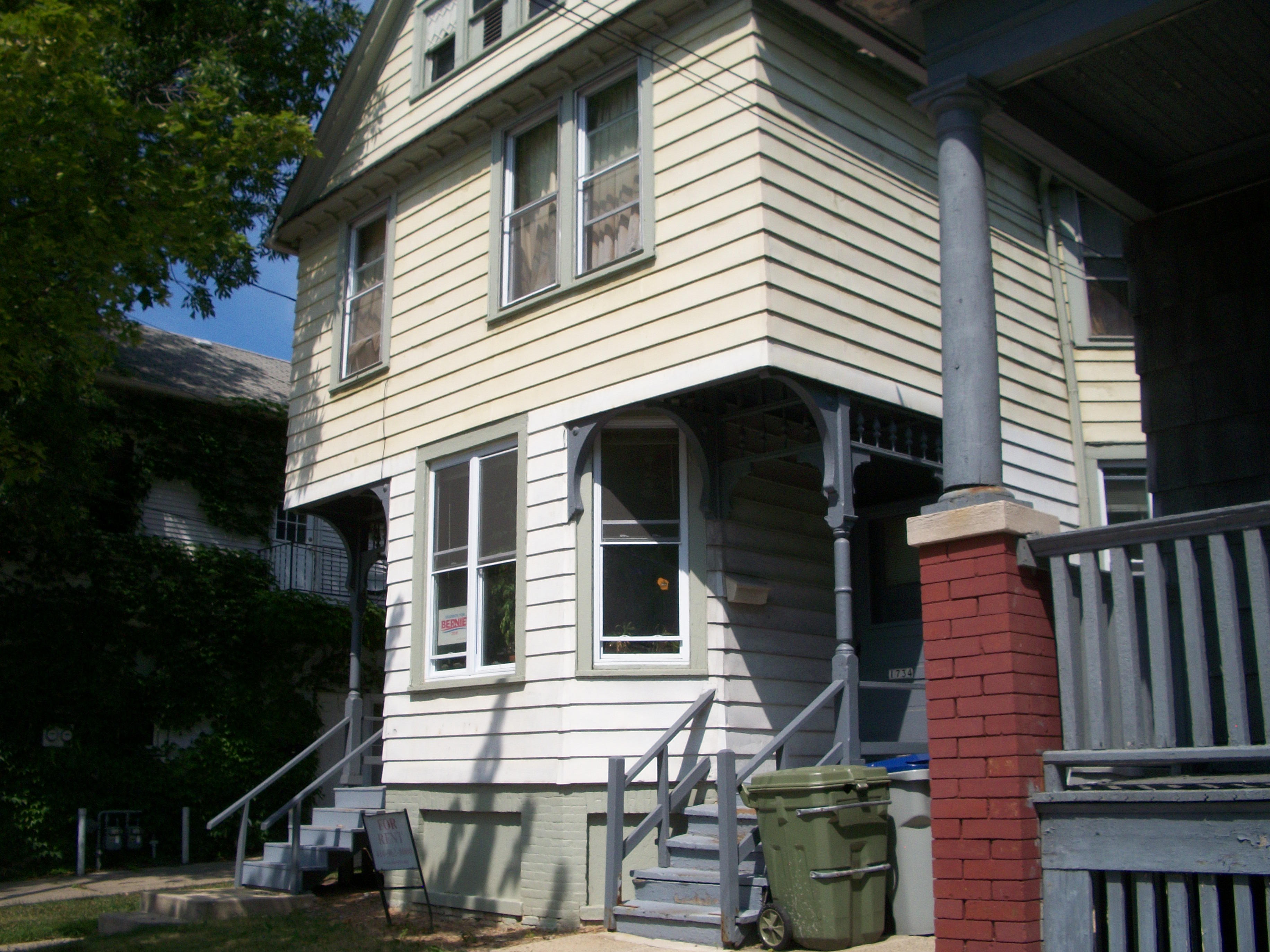 1734 Arlington (cottage) - Milwaukee
